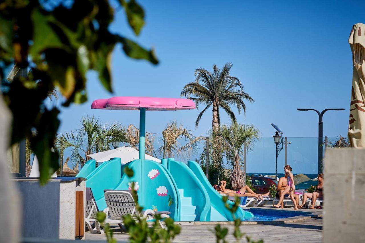 Glamour Red Apartment 22 In Spa Pool Resort Mamaia Eksteriør billede