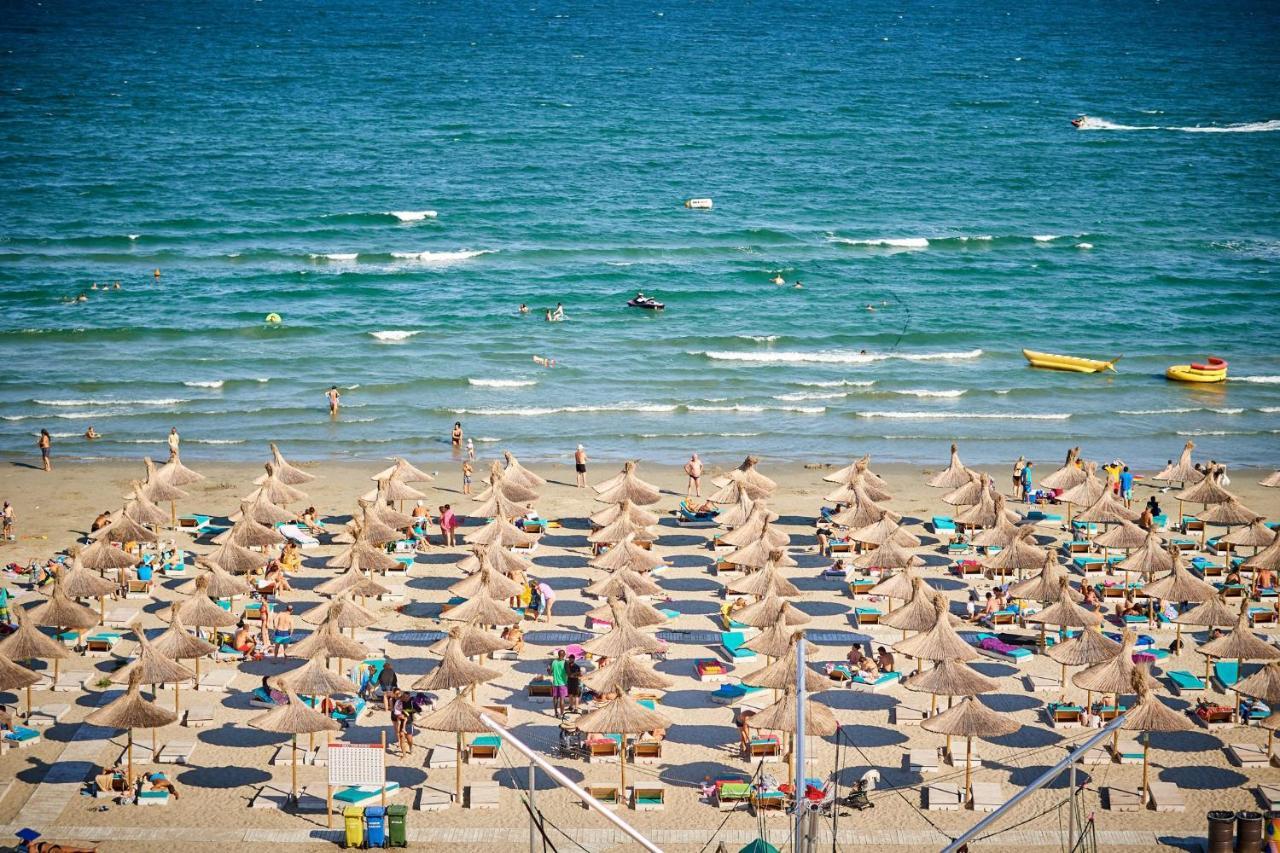 Glamour Red Apartment 22 In Spa Pool Resort Mamaia Eksteriør billede