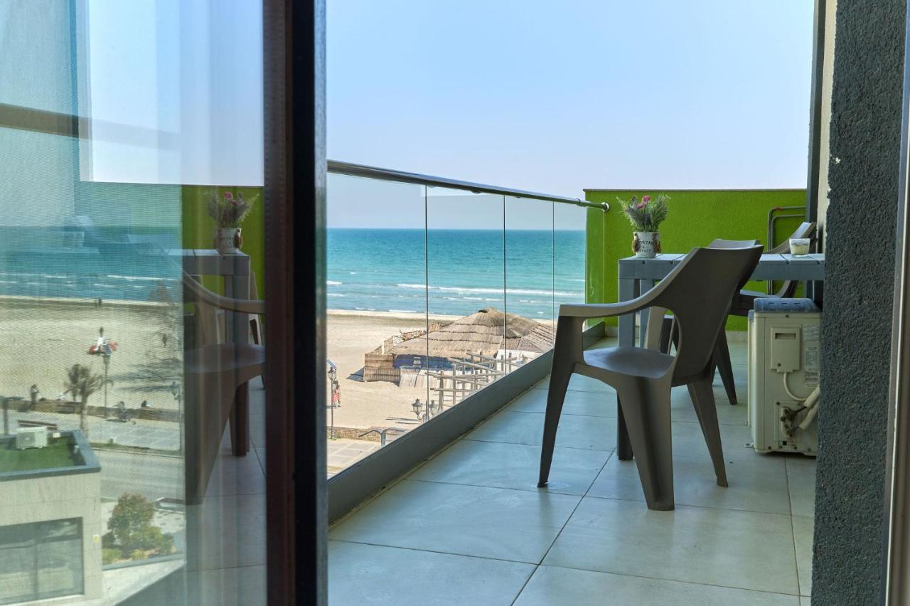 Glamour Red Apartment 22 In Spa Pool Resort Mamaia Eksteriør billede